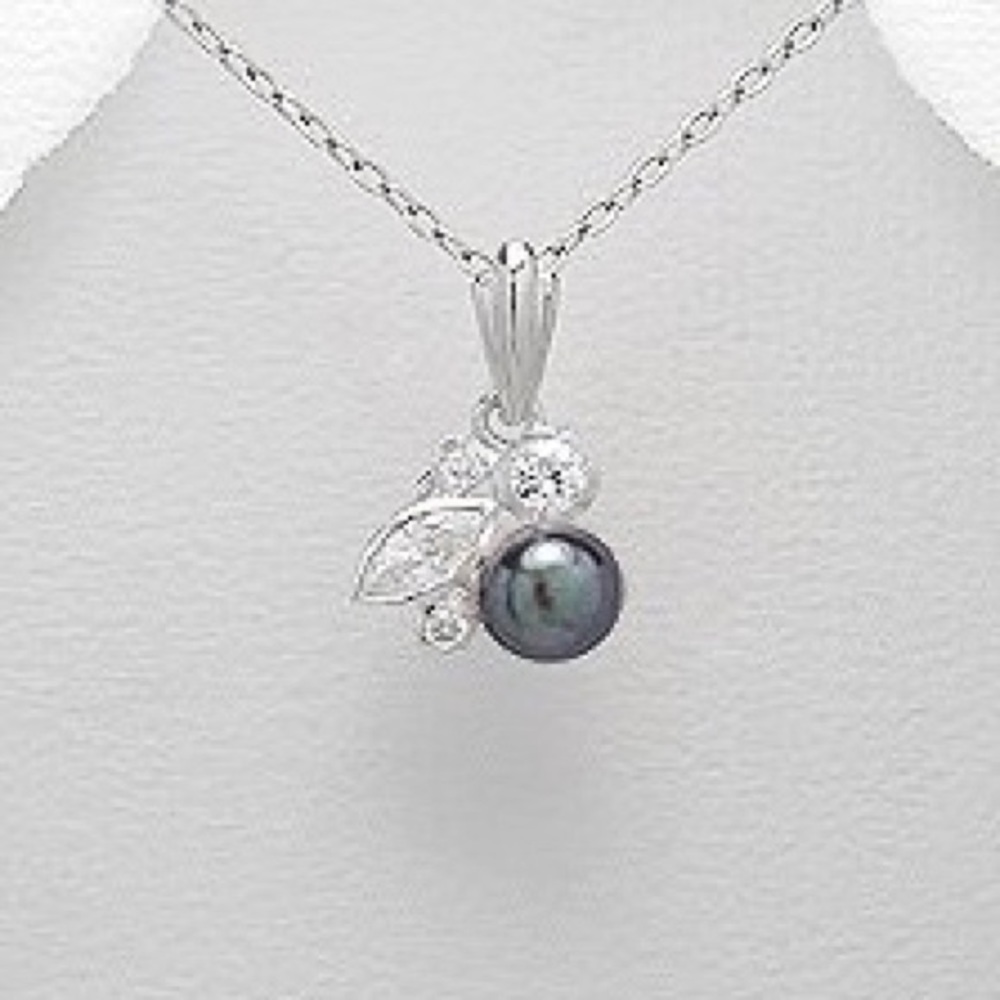 011 🆕 925 Silver Freshwater Pearl Necklace